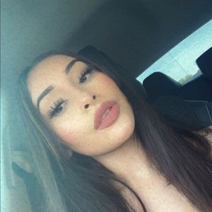 Meet your Posher, Leslie